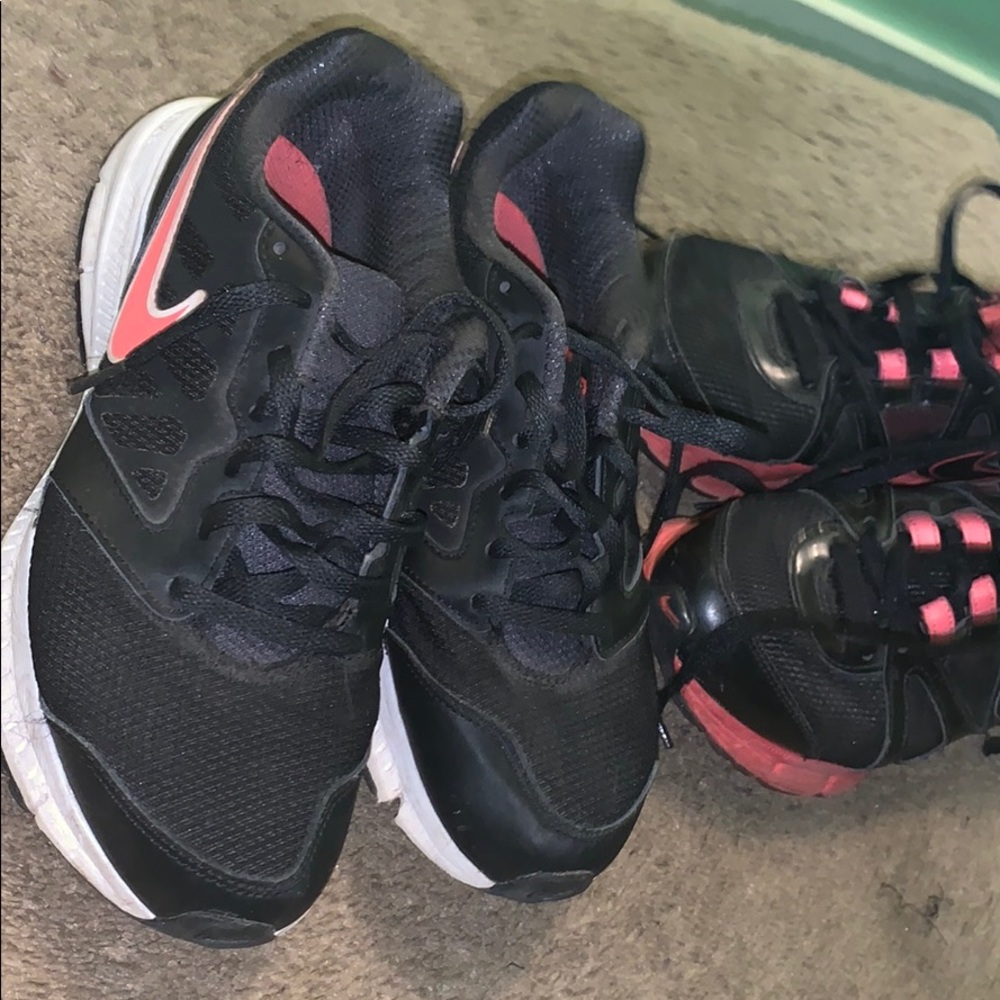 Nike running shoe bundle
